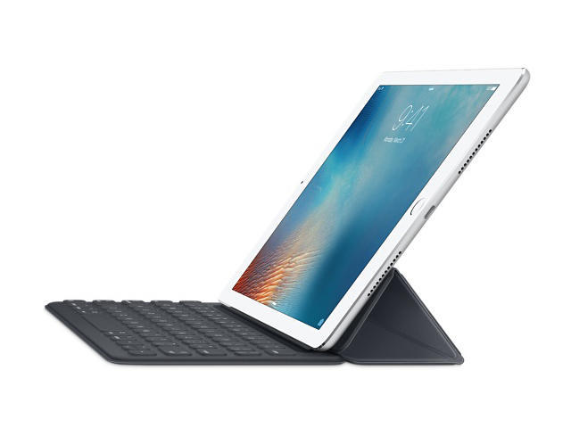 Стойки за мобилни устройства Apple Smart Keyboard за 9.7-инчов iPad Pro, International English